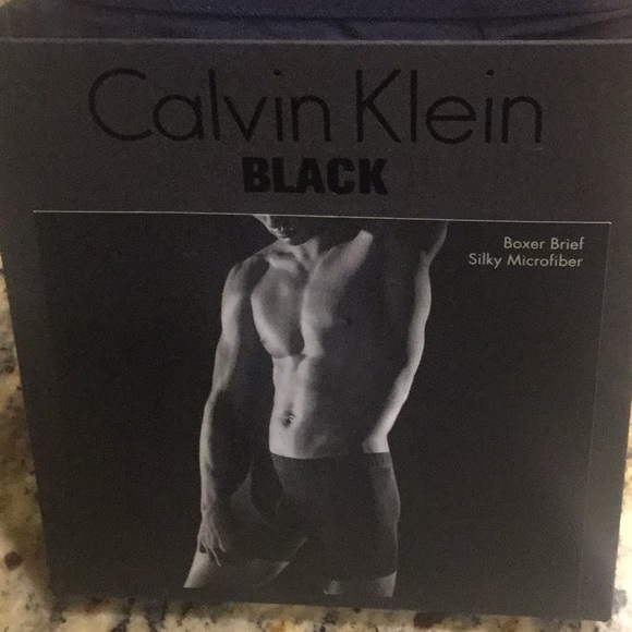 Calvin Klein Black boxer brief microfiber - Picture 2 of 3